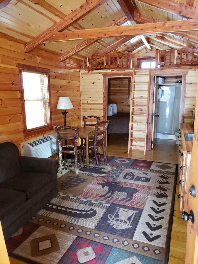 Cabins Of Mackinac & Lodge Mackinaw City Zewnętrze zdjęcie